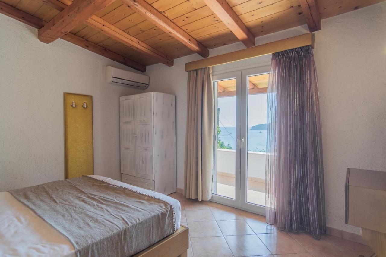 Villa Theodora View Apartments Polimnia Agios Georgios Pagon Extérieur photo
